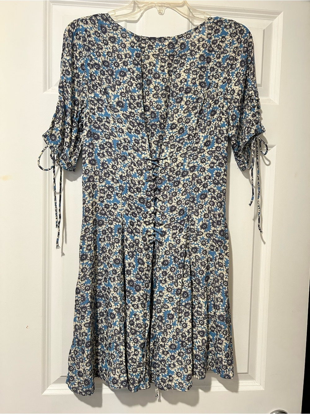 Like New Free People All Laced Up Mini Dress Blue/Ivory Floral Daisy Print - Picture 6 of 16